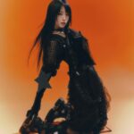 Choi Ye-na Instagram - @hmlycp @dazedkorea 🖤🧡