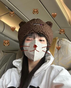 Choi Ye-na Instagram - 🐻🤎🛩️