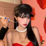 Choi Ye-na Instagram - 🍓🍇🍉…❔ Season's Greetings😋