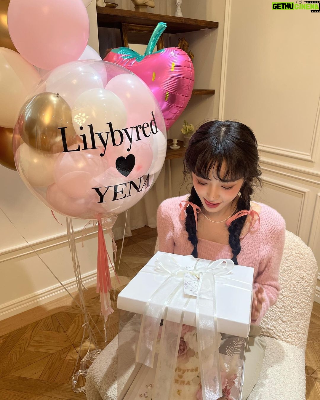 Choi Ye-na Instagram - @lilybyred_official 💝💝💝💝