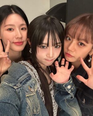 Choi Ye-na Instagram - 화보 좋아ㅏㅏㅎㅎㅎ🖤🖤
