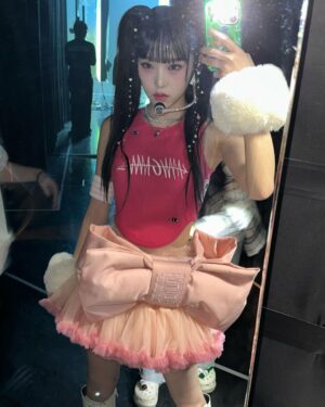 Choi Ye-na Instagram - 1ST FAN MEETING💗