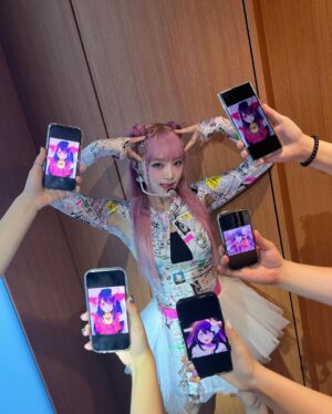 Choi Ye-na Instagram - 💖✨🎤