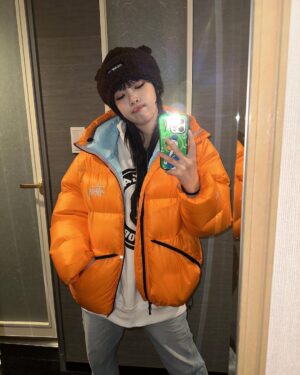Choi Ye-na Instagram - 🐻🤎🛩️