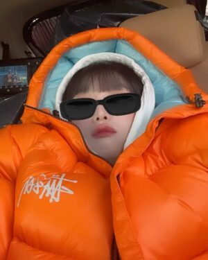 Choi Ye-na Instagram - 🐻🤎🛩️