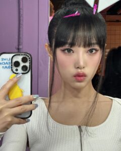 Choi Ye-na Instagram - 💜