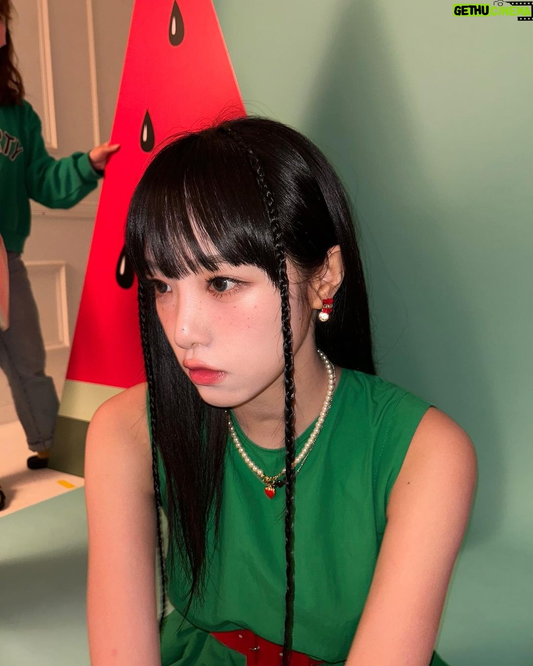 Choi Ye-na Instagram - ๐๐๐โฆโ Season's Greetings๐
