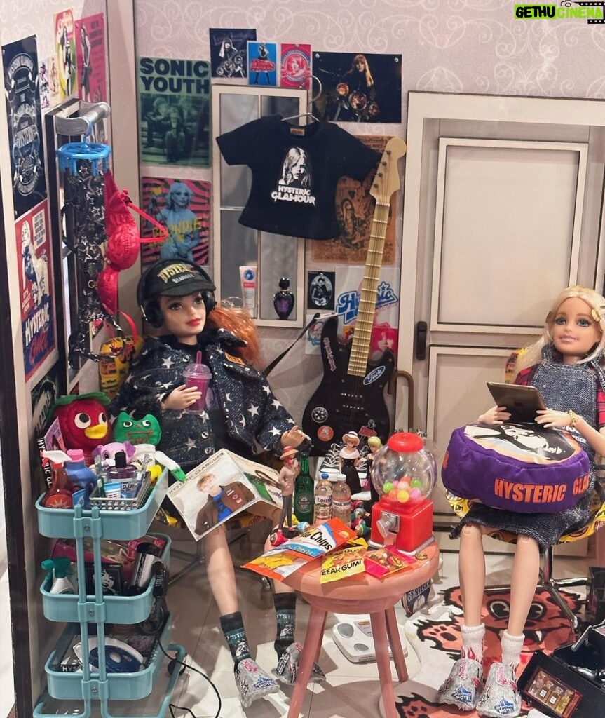 Choi Ye-na Instagram - 빨간머리옌🍒 日本に到着⚡️