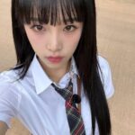 Choi Ye-na Instagram – 예나랑 아는형님보면서 즐추🏫💕
다음 주도 본방사수😘🫰
