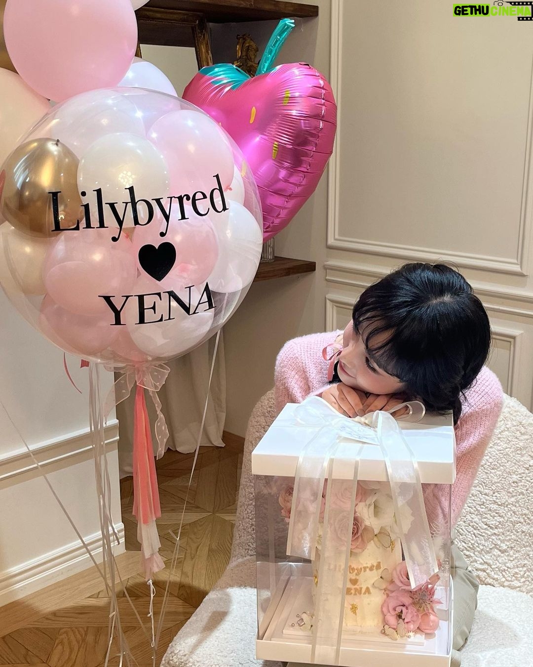 Choi Ye-na Instagram - @lilybyred_official 💝💝💝💝