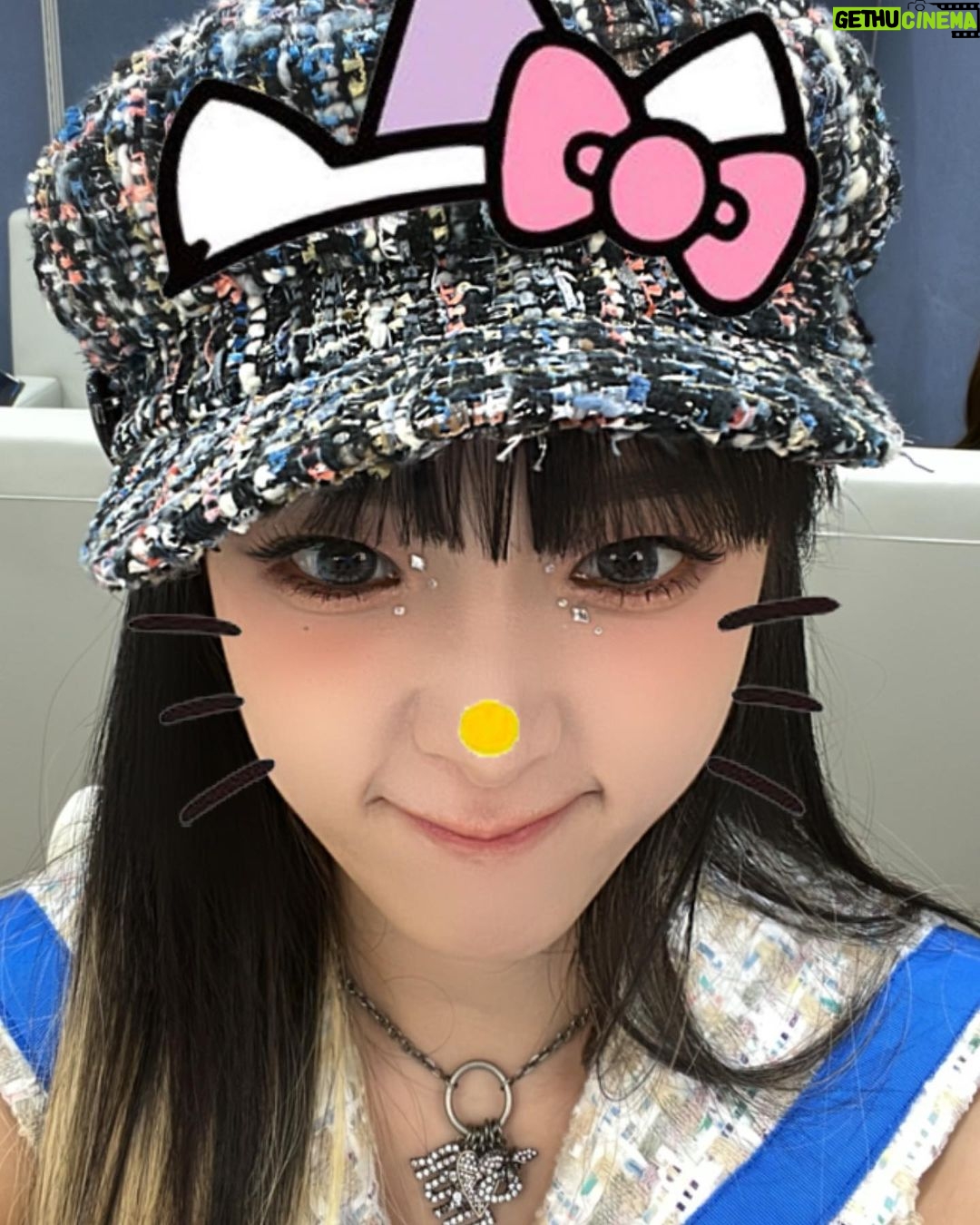 Choi Ye-na Instagram - 스.마.트.폰 📱 활동끝!👏🏻👏🏻👏🏻