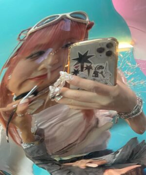 Choi Ye-na Instagram - 🍭💗🍭🩵🍭