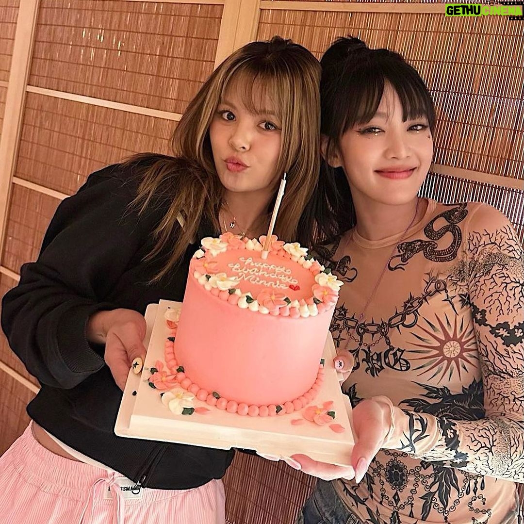 Chonnasorn Sajakul - 270.8K Likes - Happy Birthday to my little sister 🎂 You’ve grown so much and I’m so so so proud of how far you’ve come! ขอให้นุ้งมีความสุขมากๆ นะงับ เเล้วก็ขอให้ประสบความสำเร็จกับทุกเรื่องในชีวิตนะ รักเสมอ 😍
Also congrats on another successful WORLD TOUR, can’t wait to watch you guy’s show again next year! Weehee go go @official_g_i_dle 🎶