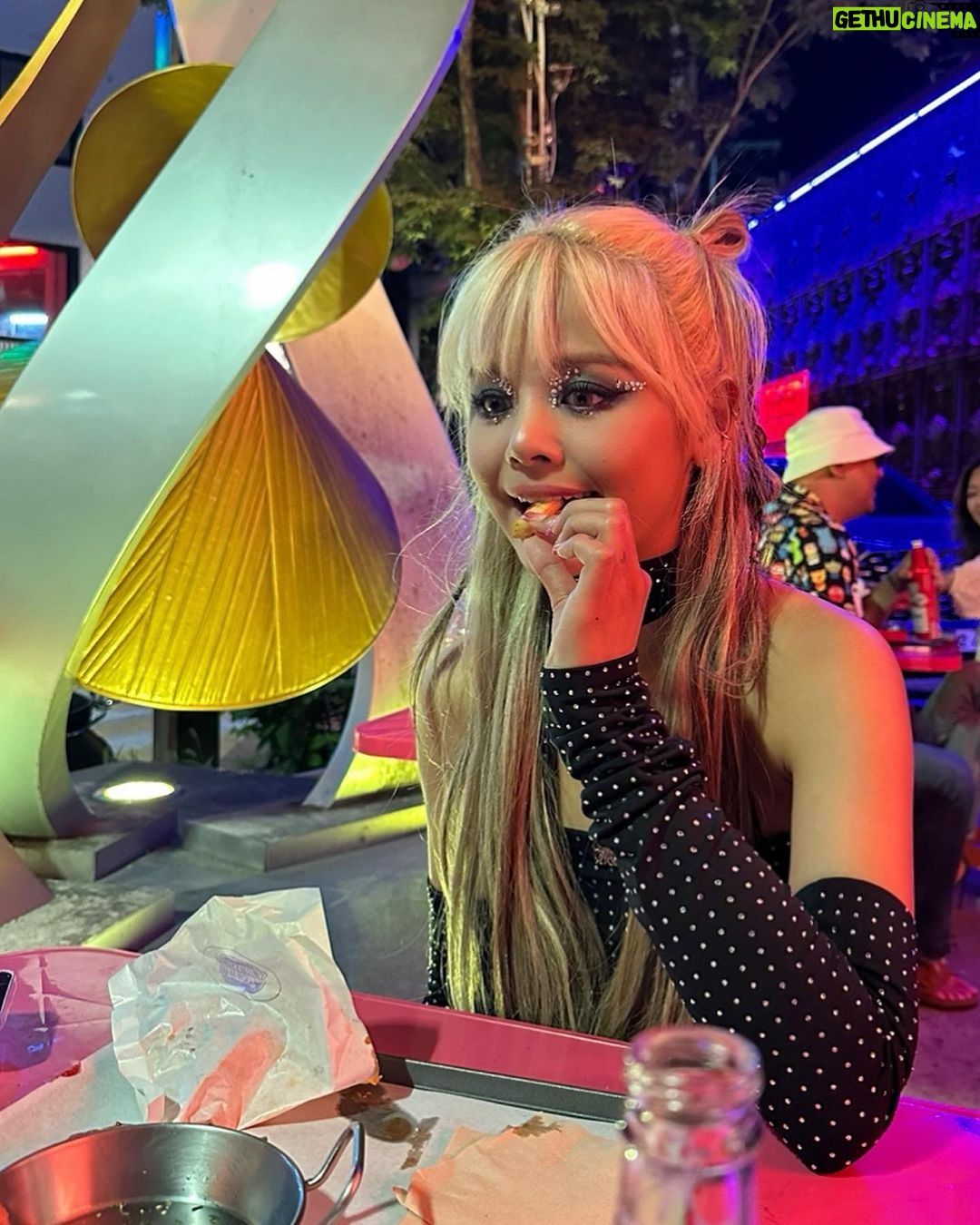 Chonnasorn Sajakul Instagram - I just wanted to say that I’ve been feeling so blessed to be able to make music and live the life I have. A lot of you have been with me for almost a decade and I’m just so so so grateful that you guys are still here. I’m so blessed to be given this chance to sing and make you guys happy through my work 🎶 Being able to work with @seung_monkey on Rowdy and @yyyyeeun on Nirvana Girl this past year was also such a blessing 💖 Another dream of mine is to bring the girls back together. I promise to try my best to make this dream come true, not only for me but for you guys too 🫶🏼 And since you’re already here, don’t forget to stream ROWDY for us! #Rowdy #Sorn #Seungyeon Seoul, Korea