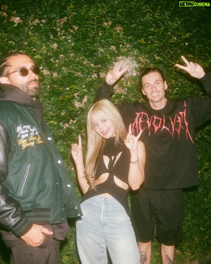 Chonnasorn Sajakul Instagram - I will be performing our NEW SONG with @yellowclaw at SIAM Songkran Music Festival 2023: SIAMYSTIQUE on April 14th 2023. See you all at Urban Yard RCA, Bangkok this Friday! วันศุกร์นี้สรจะขึ้นแสดงกับ @yellowclaw แสดงเพลงใหม่ของพวกเราที่งาน Songkran Music Festival 2023: SIAMYSTIQUE ที่ Urban Yard, RCA ใครที่อยากมาดูการแสดง อย่าลืมซื้อตั๋วกันด้วยนะคะ เเล้วเจอกันวันที่ 14 ค้าบบบ Bangkok, Thailand