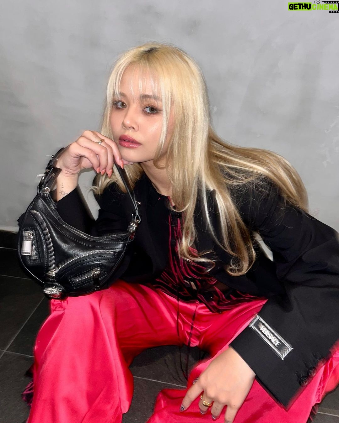 Chonnasorn Sajakul Instagram - I decide my vibe @versace #VersaceSS23 #VersaceRepeat