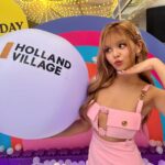Chonnasorn Sajakul Instagram - Comment what you guys want for Christmas and I’ll buy it for you 😏🎄 jk :p One Holland Village