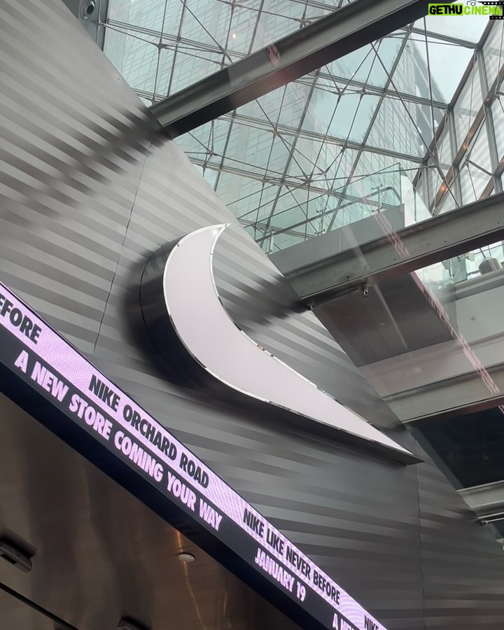 Chonnasorn Sajakul Instagram - Congratulations @nike on the new store opening at Orchard Road 🫶🏼 I’m so happy and honored to be a part of the Nike family. This Nike store feels more like a Nike MALL to me honestly… THIS PLACE IS HUGE, and I swear they have all the products you need in there 👀 If you guys are ever in Orchard Road, don’t forget to come and customize your own t-shirt at the store, you won’t regret it 😃 @nikesportswear #TeamNike #NikeOrchardRoad Singapore