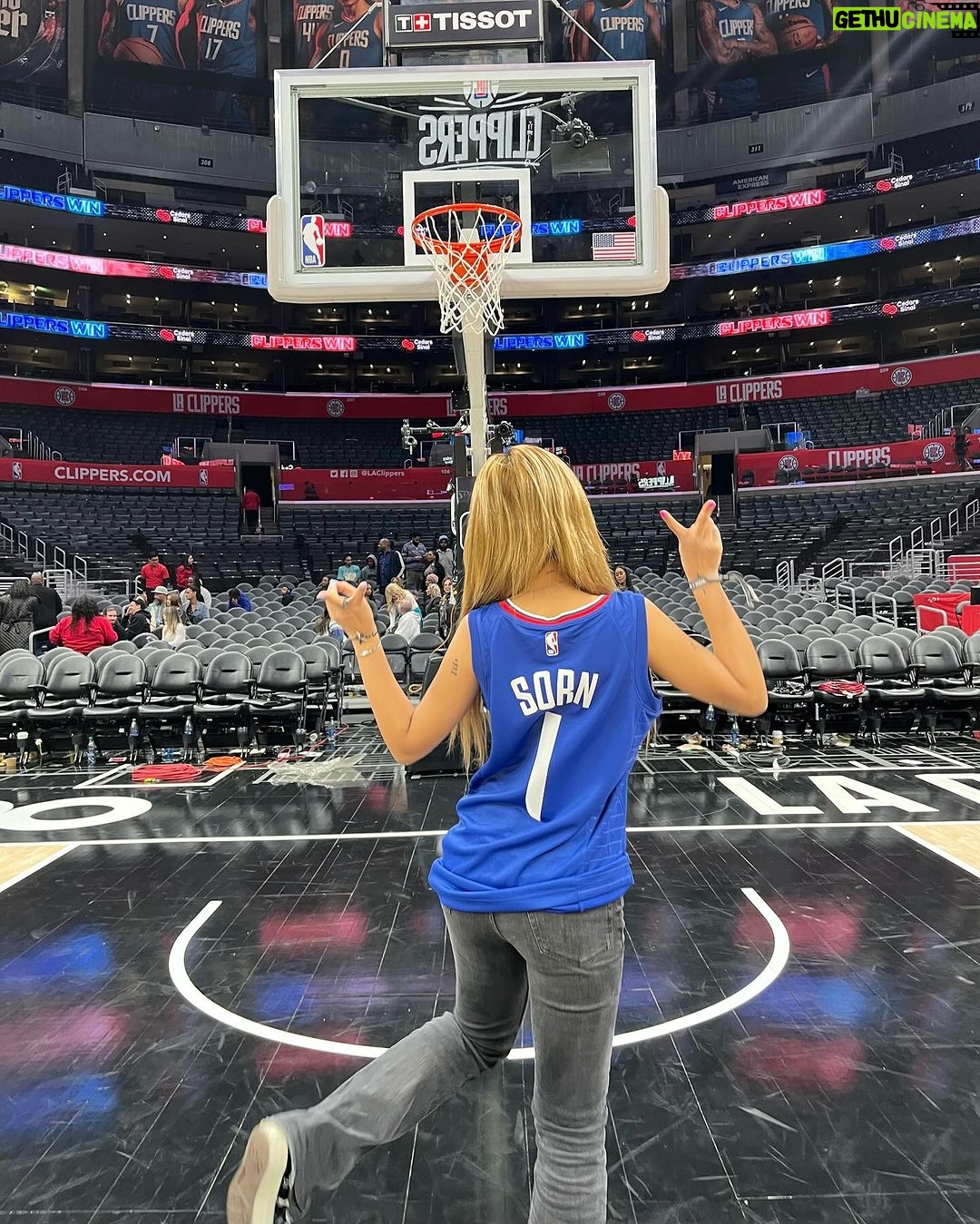 Chonnasorn Sajakul Instagram - Gonna go back home and start practicing my jump shot 🏀 Crypto.com Arena