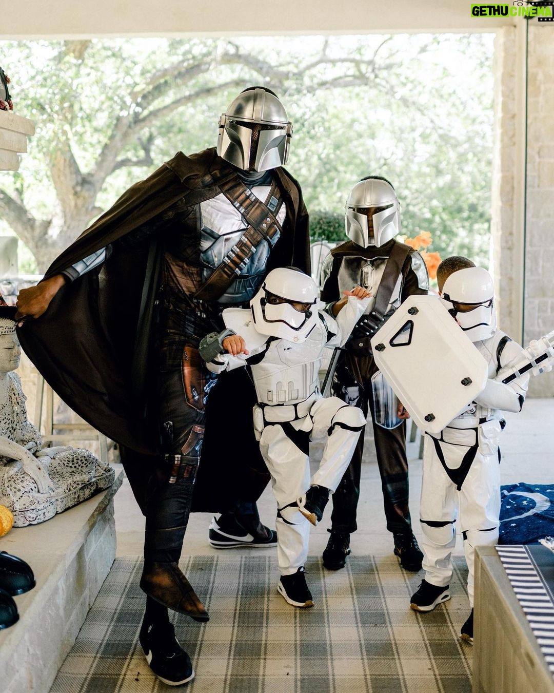 Chris Bosh Instagram - Halloween 2021! Nothing better than sharing moments like these with the family. #BoshFamily