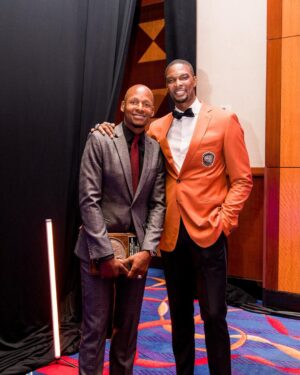Chris Bosh Instagram - What a night. And the orange jacket fits just right. 

Honored to receive my @hoophall ring and jacket tonight beside some legends of the game. Big speech tomorrow. Can’t wait. #BoshHoF #21HoopClass