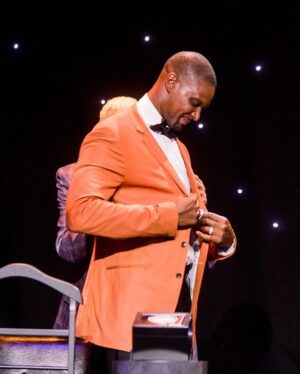 Chris Bosh Instagram - What a night. And the orange jacket fits just right. 

Honored to receive my @hoophall ring and jacket tonight beside some legends of the game. Big speech tomorrow. Can’t wait. #BoshHoF #21HoopClass