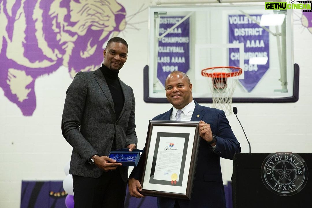 Chris Bosh - 3K Likes - I thought I was going to Dallas just to get the key to the city, but learned that March 13th is officially Chris Bosh Day in Dallas, Texas.
I’m not kidding—got the photos with the Mayor to prove it—but I will admit to being pretty damn surprised.
Link in bio to read about the day