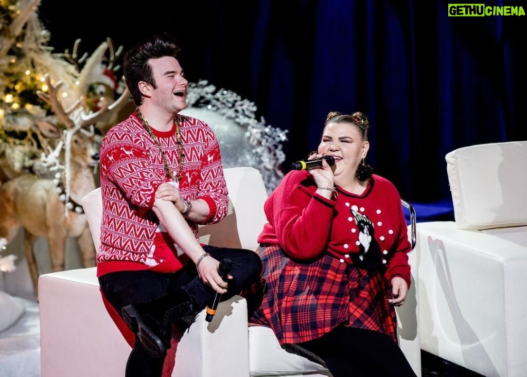 Chris Colfer Instagram - Had a blast with the #Glee gang at this year’s #Snixxmas fundraiser. It’s streaming on Mandolin.com and the proceeds go to @alexandriahousela in honor of our amazing friend #NayaRivera. 🎅🏼🎄❤️ 📸: @wesandalex
