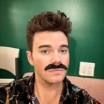 Chris Colfer Instagram - If I had a nickel every time someone called me the “Burt Reynolds” of my generation… I’d be in debt. BUT it was fun to pretend! Absolutely loved surprising the audience of #GoldenGirlzLive with these geniuses. 👨🏻🍰 The Lyric Hyperion