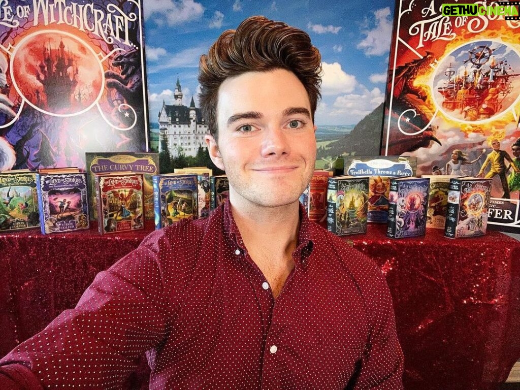 Chris Colfer Instagram - Thank you @andersonsbookshop for hosting me tonight! I’ll see everyone at the #BookPeople event on Saturday, October 2nd 3PM EST. #ATaleOfSorcery