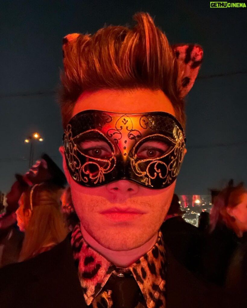 Chris Colfer Instagram - Had a real SCREAM at the #HalloweenKills premiere last night. (Actually, several screams!) Why can’t every premiere be a costume party? Thank you @charles_dujic for the purrrfect hair.