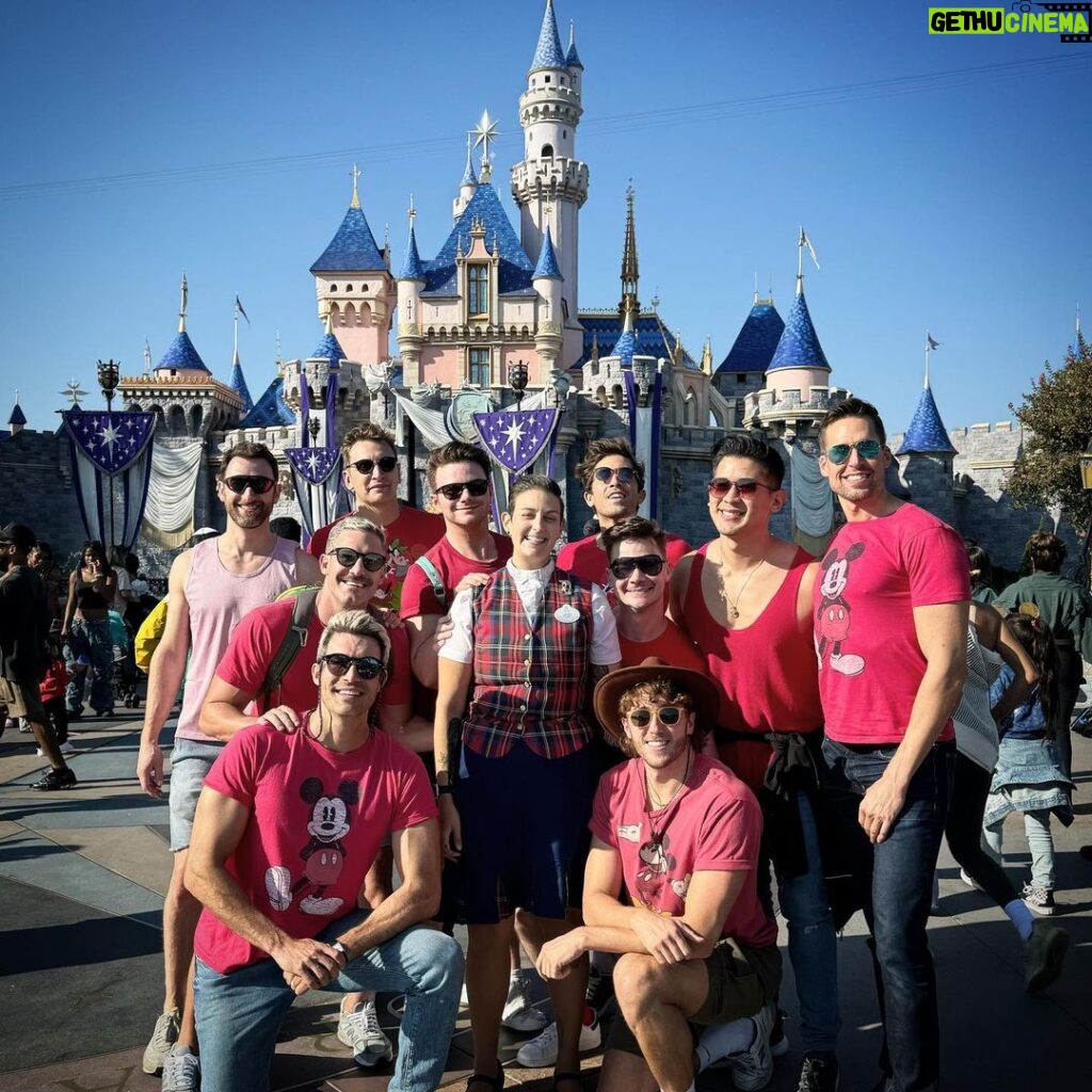 Chris Colfer Instagram - #GayDays @Disneyland with these handsome fellas (and the beautiful Jodi!) 🏳️‍🌈🏰