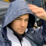Chris Hughes Instagram - New lid 🧢 On set #FootsoldierOrigins 🎥 @nicknevern @carnabyandy