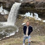 Chris Hughes Instagram – Always take the scenic route! Nature will never be boring 😍

Had the best time here in Minnesota and Chicago. Travelling and seeing the world has always been something that continues to fascinate me, there’s so much beauty on this planet, America never disappoints.

@meetminneapolis #MeetMPLS Minnehaha Falls