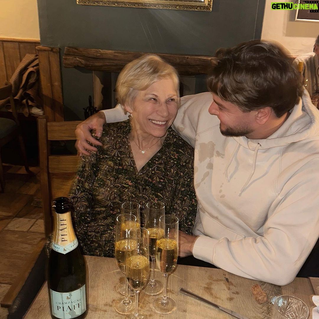 Chris Hughes Instagram - Happy Birthday Mum and thank you for you; i love you 🫶🏼🍾💫