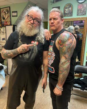 Chris Jericho Instagram - Thanks to my bro @flacomartinez13 for finishing up my @davidbowie piece (a few days after the anniversary of his passing in 2016 no less) at @studioevolvetattoo in Virginia Beach, VA tonight!  Flaco’s color and detail is second to none, which is why he’s done ALL my tattoo work since 2012!