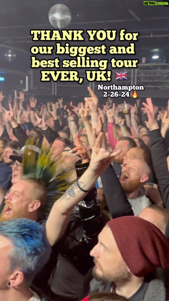 Chris Jericho Instagram - Northampton!! What a way to end our BIGGEST and most successful tour of ALL TIME at @theroadmender! THANK YOU to our #fozzy fans who came out to hang with us and rocked all night! 🤘 We’ll be riding this high until the next time that we’re back, #UK; thank you for the memories. 🤘❤ #fozzyuktour #fozzy #rockmusic Video: @jaydeeandcoke Nottingham