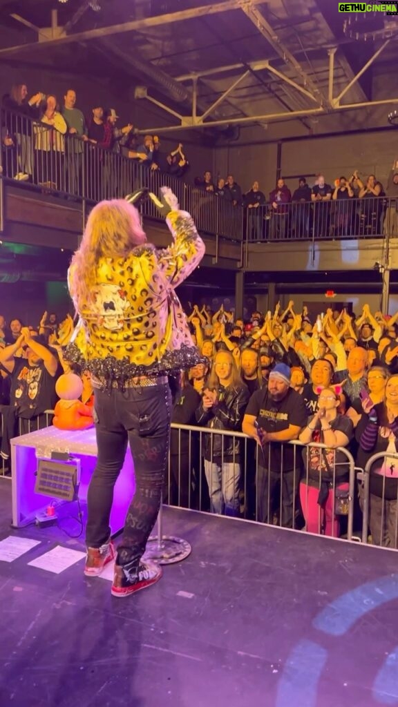 Chris Jericho Instagram - PACKED HOUSE last night in Wyandotte, Michigan at @district142live! Thank you to @101wrif for hosting us for an INCREDIBLE night! Rocking tonight at @bmieventcenter in Versailles, Ohio!! 🎥: @jessicaxgolich #fozzyspotlight #fozzyrock #fozzy