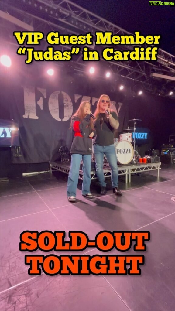 Chris Jericho Instagram - Beth, we’ll be calling you if @chrisjerichofozzy ever loses his voice 🎤👀🔥 Good times with our VIP Guest Member Beth and all VIP guests in Cardiff before our SOLD-OUT show tonight 🤘 Head to FOZZYROCK.com if you want to join in on the on-stage fun to learn more. 🇬🇧 #fozzyuktour #spotlightontheuk Cardiff, Wales (UK)