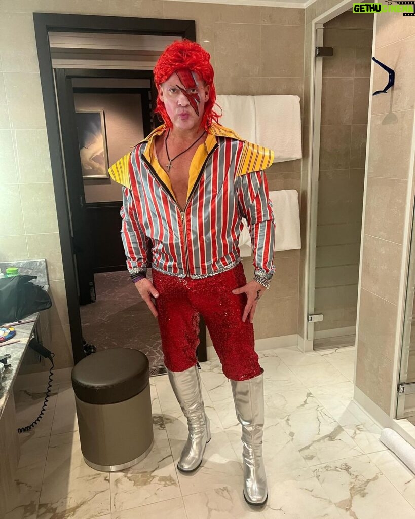 Chris Jericho Instagram - Ready for tonight’s @fozzyrock cover set on the @jericho_cruise!!! @davidbowie #AlladinSane The High Seas