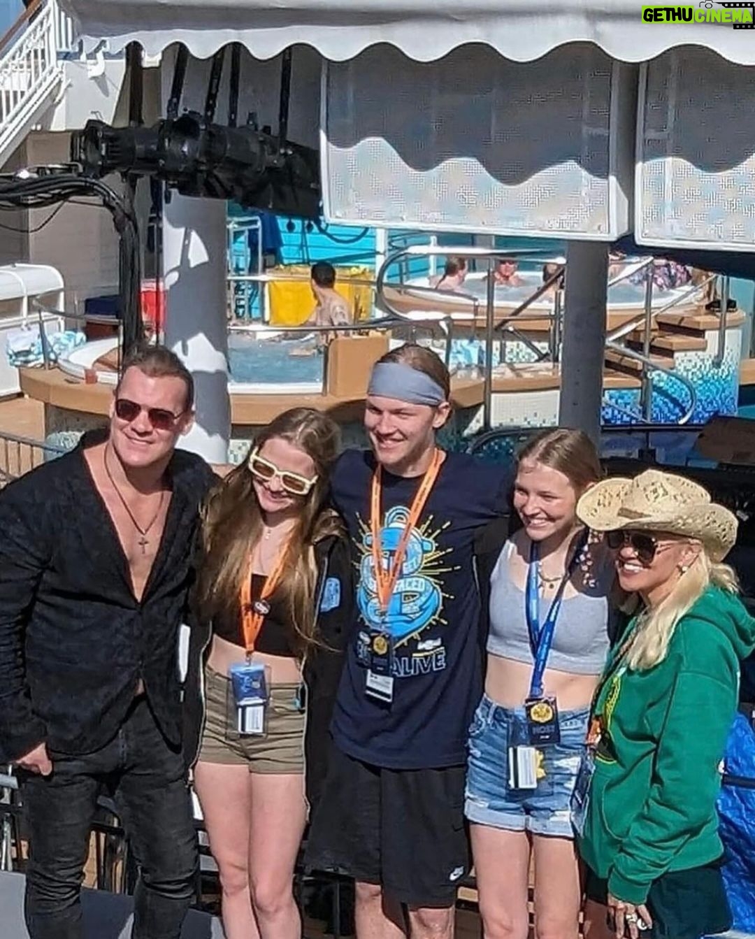 Chris Jericho Instagram - The @jericho_cruise #FiveAlive was a HUGE success and it was such a blast having so many awesome family & friends there, (including my sweetie @lockon27, who crushed her @dollyparton costume! ❤️) along with some of the best bands, comedians and pro wrestlers EEVVEERR!!! Don’t miss out on #SixOnTheBeach next year… grab your sweetie and go to Chrisjerichocruise.com to sign up for the presale NOW! Norwegian Pearl