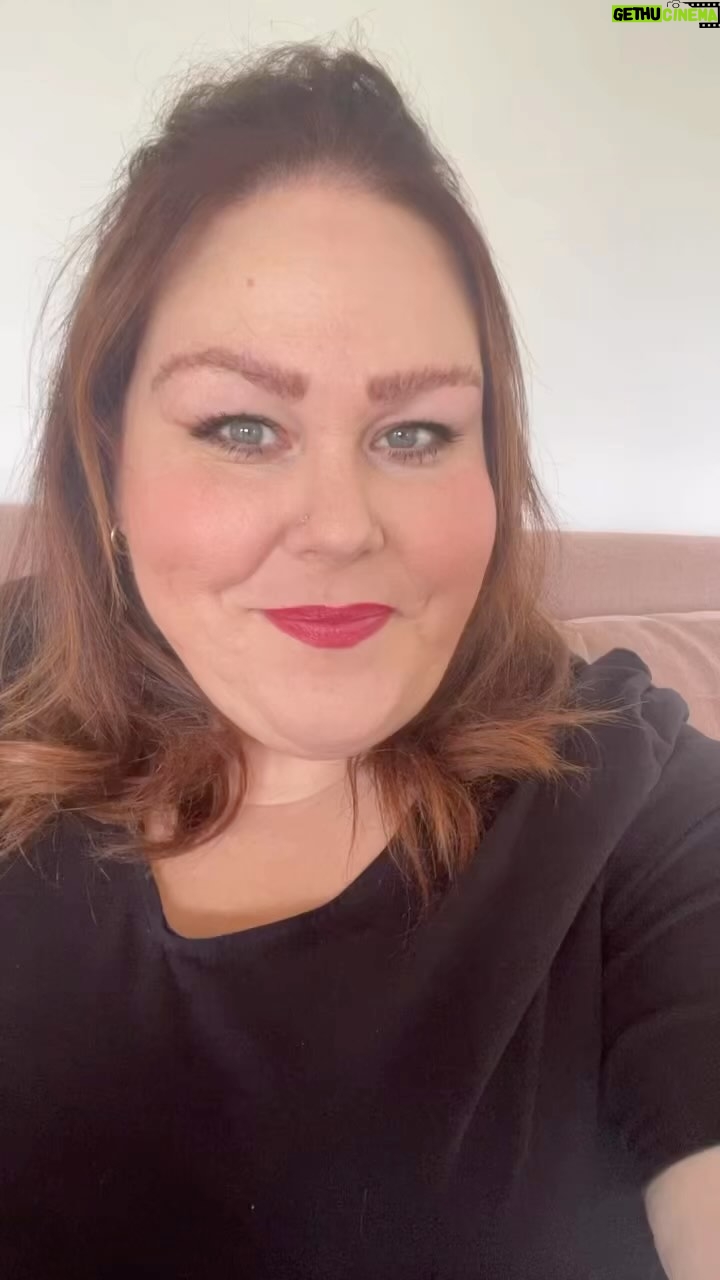 Chrissy Metz Instagram - Hey, @hallmarkchannelwines wine club members! We’re overjoyed to share that @chrissymetz is sharing her delicious @joyfulheartwineco white wine blend with us for this month’s wine club shipment. 🥂❤️ Not a wine club member? Use the link in our bio to join now to take advantage of this special offer! #joyfulheart #joyfulheartwine #chrissymetz #hallmark #hallmarkchannel #hallmarkchannelwines #hallmarkchannelwineclub
