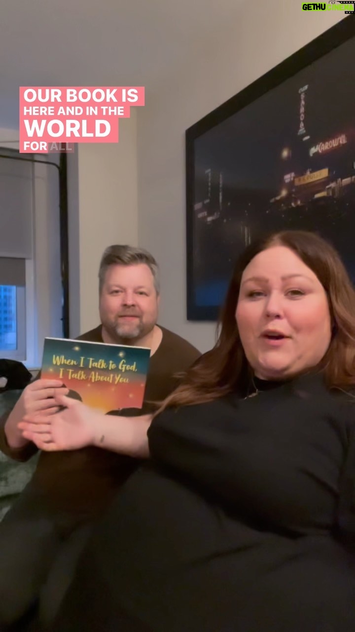 Chrissy Metz Instagram - ‘WHEN I TALK TO GOD, I TALK ABOUT YOU’ IS HERE!! 🐻🌅❤️ Go to your local bookstore or the link in my bio and get yours NOW! We’re too excited. P.S. happy Valentine’s Day 💌 @lisafieldsill @penguinkids