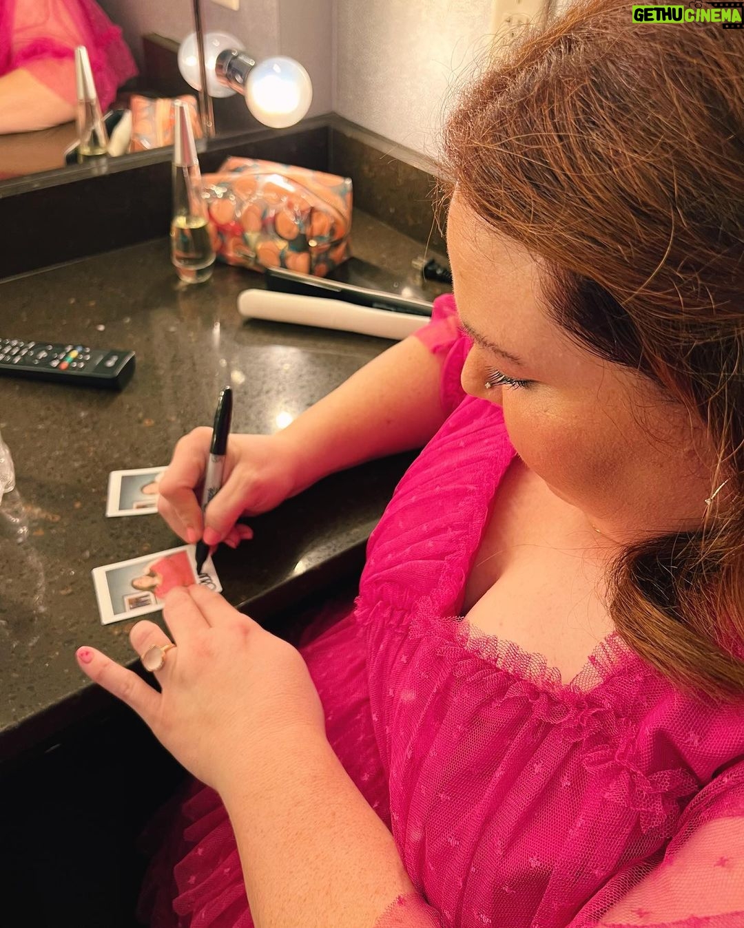 Chrissy Metz Instagram - Throwin’ it back on a Thursday to last month’s @opry evening with the absolutely radiant @msbethanyjoylenz 🩷✨🌸 Grand Ole Opry