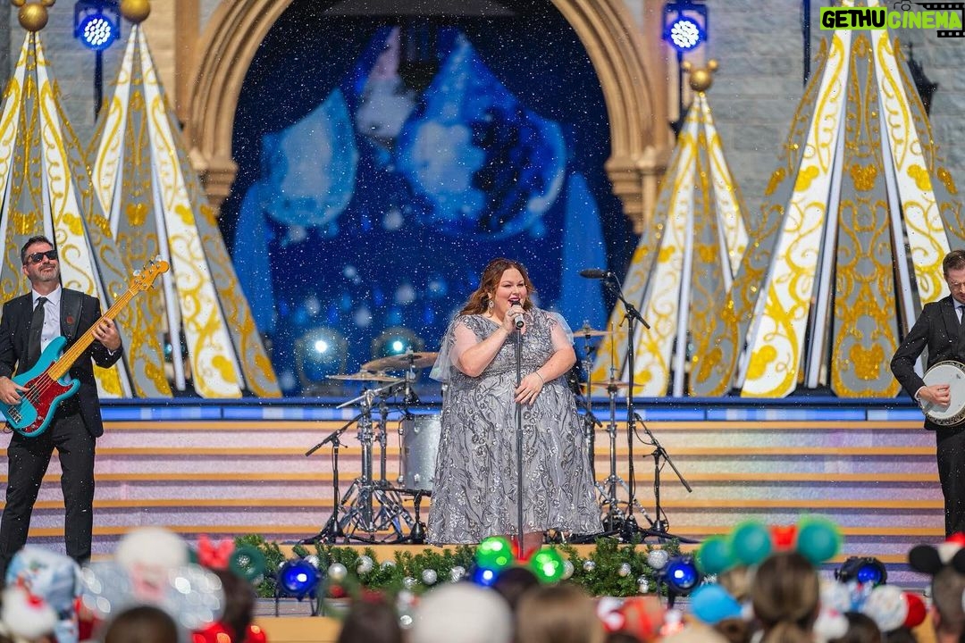Chrissy Metz Instagram - Celebrating Christmas morning with the amazing #DisneyChristmasCelebration parade! 🎄✨ Join the holiday magic live at 10e/9c/9p on @abcnetwork and stream next day on @hulu and @disneyplus ❤️