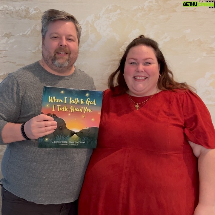 Chrissy Metz Instagram - We're going on BOOK TOUR!! We're kicking off with a VIRTUAL signing of 'When I Talk to God, I Talk About You' on Wednesday (2/8) - so you can all come! Then we'll be in NJ, Los Angeles, & TN! 🤗 More stops to be announced, so stay tuned!