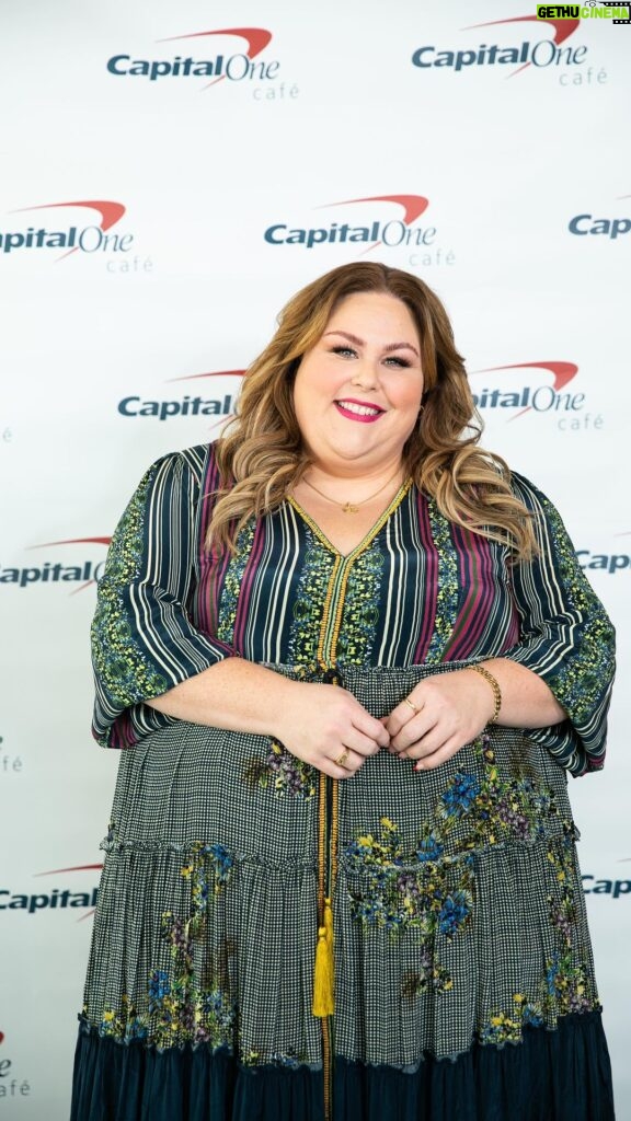 Chrissy Metz Instagram - I had the best time at the @capitalonecafe on South State St. when my tour went through Chicago! As a #CapitalOnePartner, getting to go to this special cardholder event was a blast! I love any chance I get to hang out, chat, and connect with YOU – the fans – so, thank you to everyone who came! ☕️ #CapitalOneAutoNavigator #CapitalOneCafe