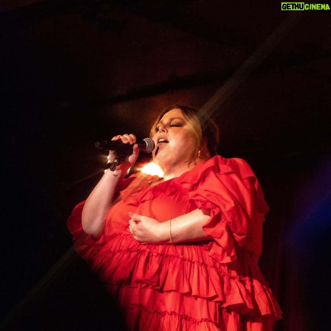 Chrissy Metz Instagram - Some Philly highlights ✨ NEW YORK CITY, we are here and ready to see you tonight at @citywinerynyc! Some tickets remaining, so get yours at the link in my bio / story ❤️ 📸: @garrettrizan New York, New York