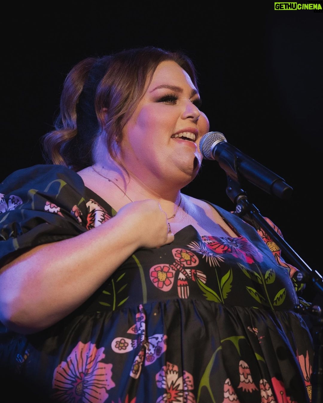 Chrissy Metz Instagram - Pure joy in Chicago last night 🫶 ATLANTA, we’re here and will see you TONIGHT at @citywineryatl. Who’s coming? Ticket link in bio! • 📸: @garrettrizan Atlanta, Georgia