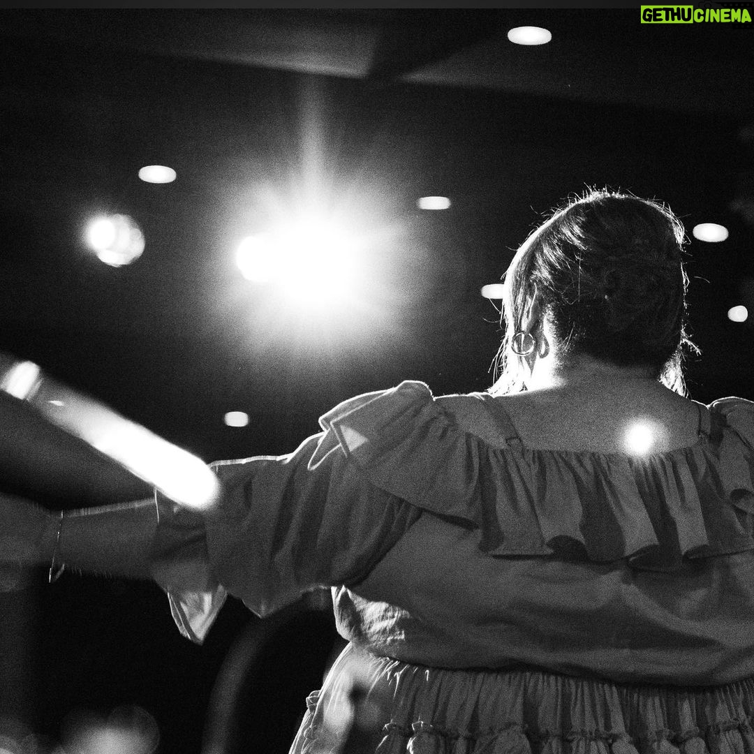 Chrissy Metz Instagram - Some Philly highlights ✨ NEW YORK CITY, we are here and ready to see you tonight at @citywinerynyc! Some tickets remaining, so get yours at the link in my bio / story ❤️ 📸: @garrettrizan New York, New York